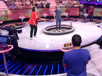 La cariñosa dedicatoria musical de todo '¡Ahora caigo!' a Arturo Valls La cariñosa dedicatoria musical de todo '¡Ahora caigo!' a Arturo Valls