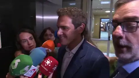 PP, Cs y Vox se sientan a negociar en Murcia PP, Cs y Vox se sientan a negociar en Murcia