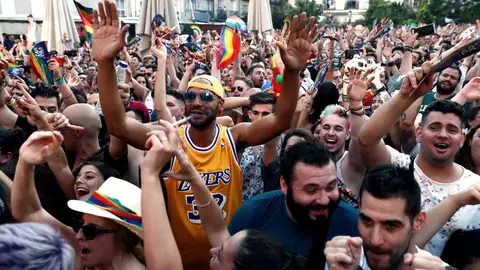 Asistentes a la lectura del pregón del Orgullo 2019 Asistentes a la lectura del pregón del Orgullo 2019