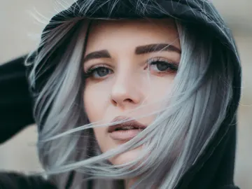 El pelo gris es tendencia: así es cómo lo tienes que cuidar El pelo gris es tendencia: así es cómo lo tienes que cuidar
