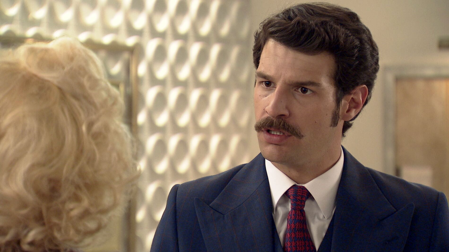 'Amar es para siempre': Carlos reta a su madre tras descubrir que Vicente es su hermano 