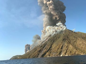 La actividad del volcán de la isla de Strómboli 