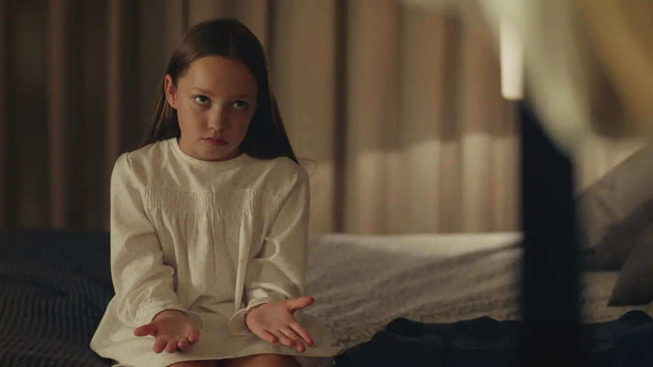 Lucía Balas interpreta a la niña en 'Pequeñas coincidencias'