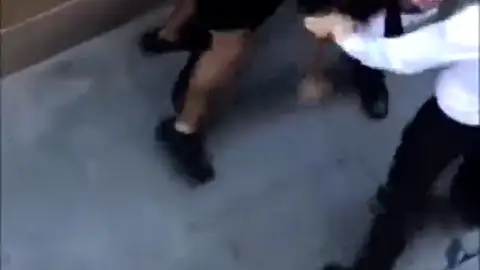 Detenido un menor tras herir a un vigilante de un comercio en Barcelona Detenido un menor tras herir a un vigilante de un comercio en Barcelona