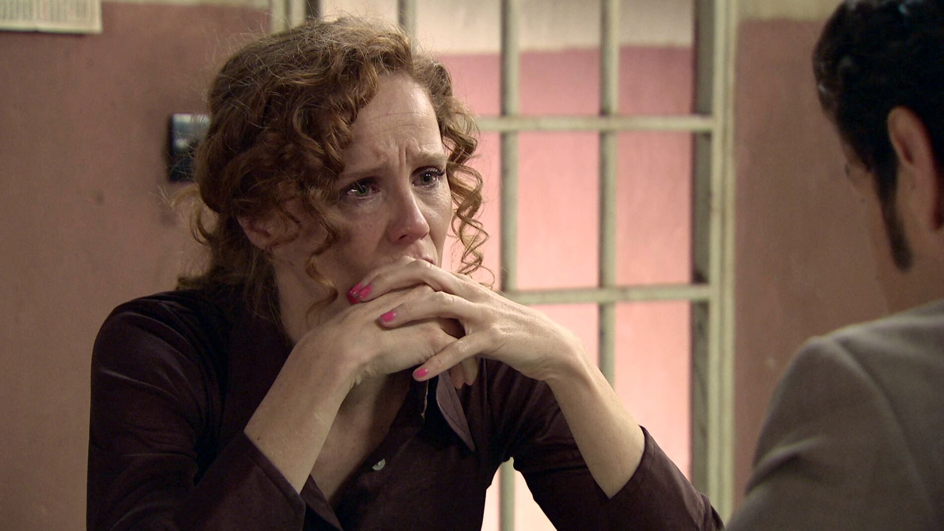 Carlos le confiesa a Ana que Gabriel se suicid&oacute;