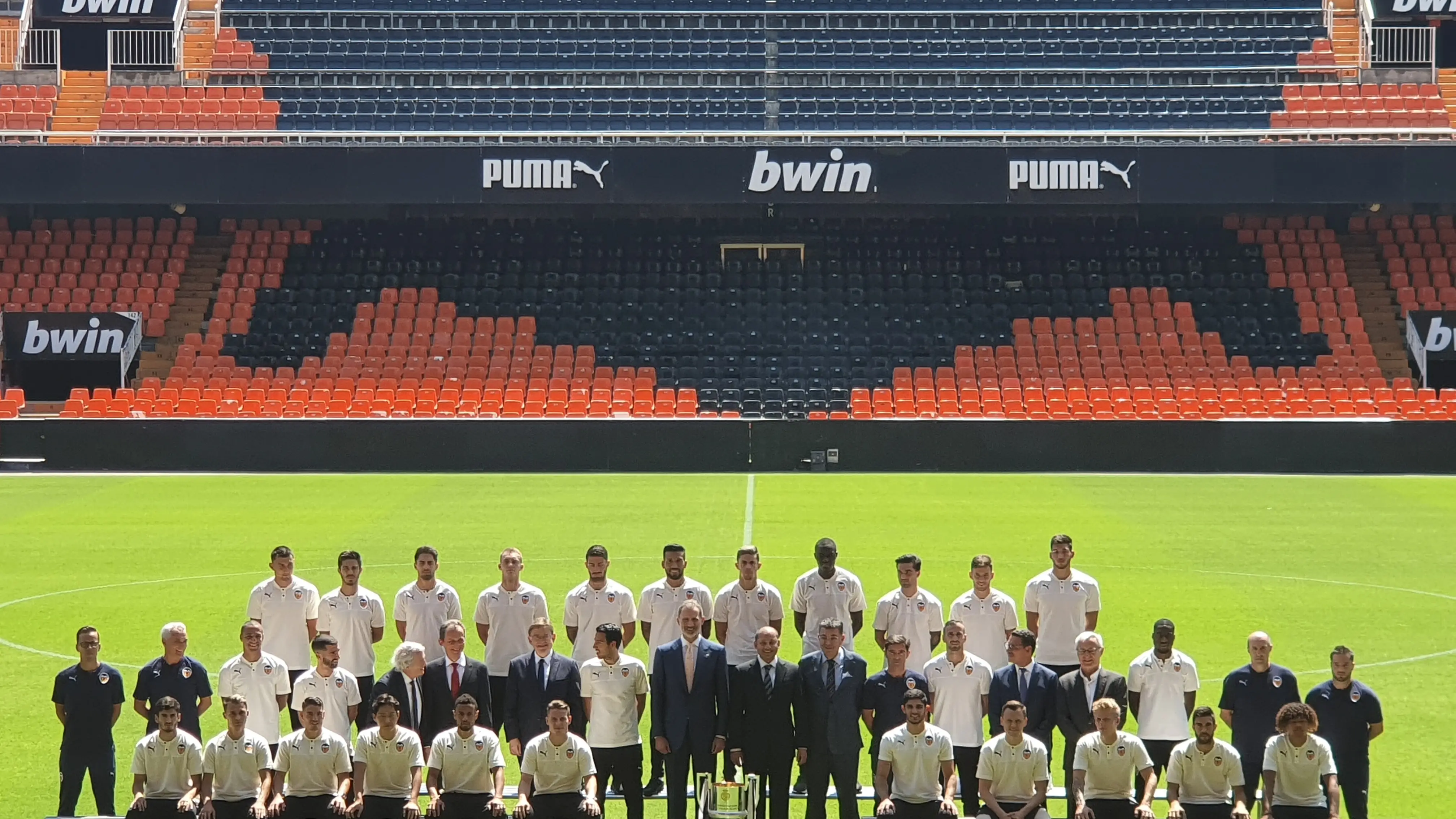SM El Rey Felipe VI recibe al Valencia CF SM El Rey Felipe VI recibe al Valencia CF
