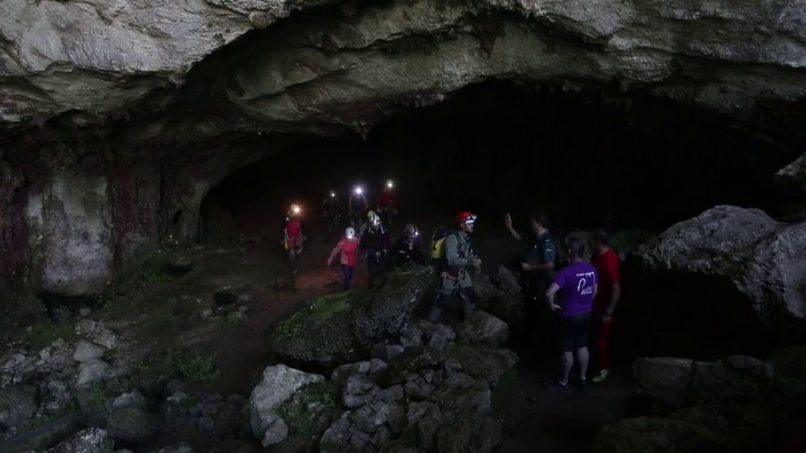 Las espeleólogas rescatadas en la cueva de Cantabria critican la labor de los medios de comunicación
