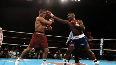 Pernell Whitaker y Poli Díaz Pernell Whitaker y Poli Díaz