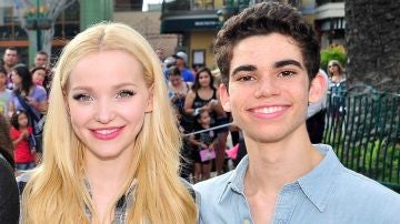 Dove Cameron junto a su compañero en 'Los Descendientes' Cameron Boyce Dove Cameron junto a su compañero en 'Los Descendientes' Cameron Boyce