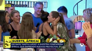 La emotiva despedida de 'Espejo Público' a una de sus emblemáticas reporteras, África de Robert