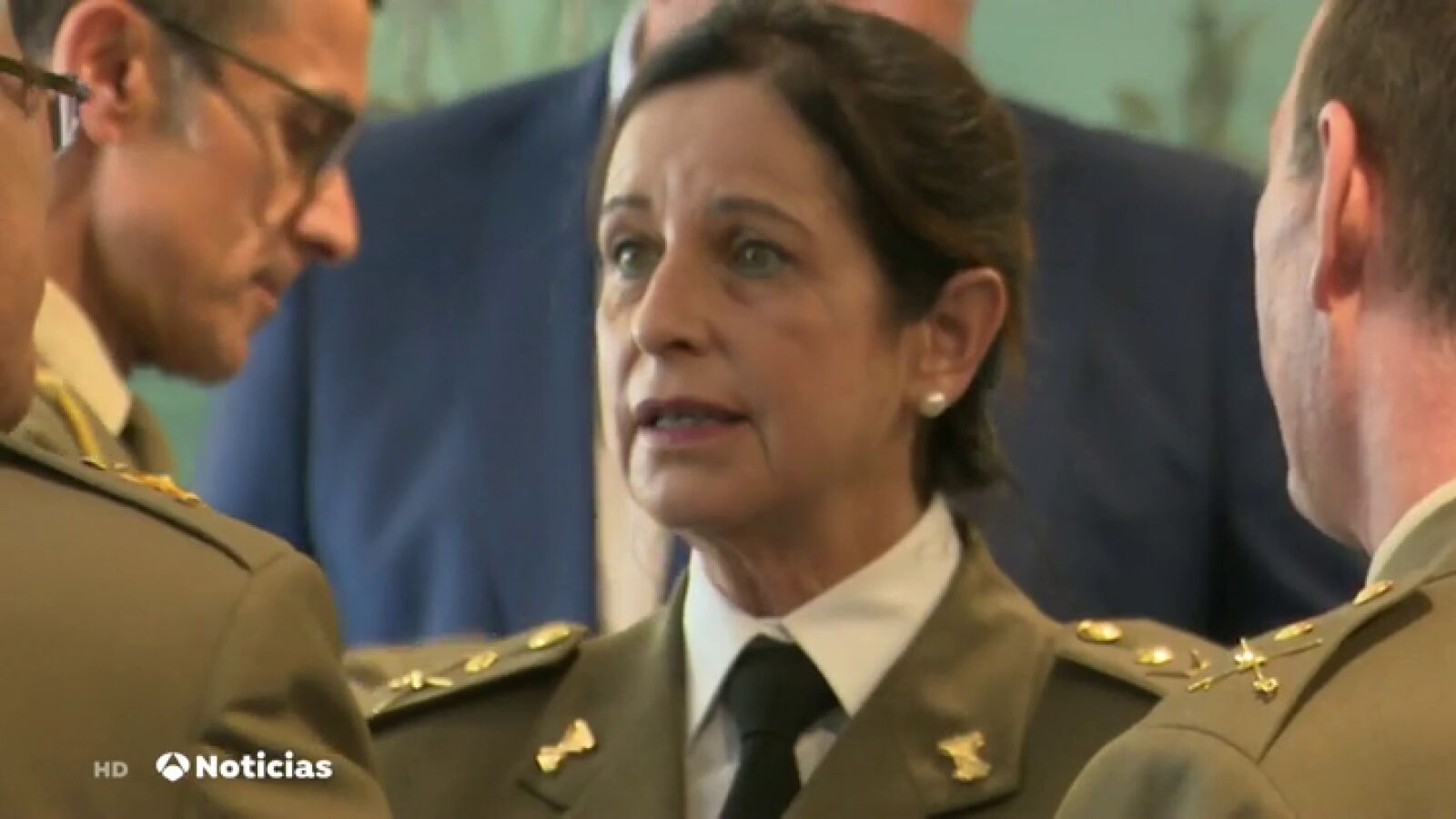 Patricia Ortega recibe el fajín rojo como primera mujer general por 