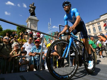 Mikel Landa sobre su caída: "Afortunadamente no tengo nada"