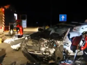 Un muerto y seis fallecidos en un accidente Un muerto y seis fallecidos en un accidente
