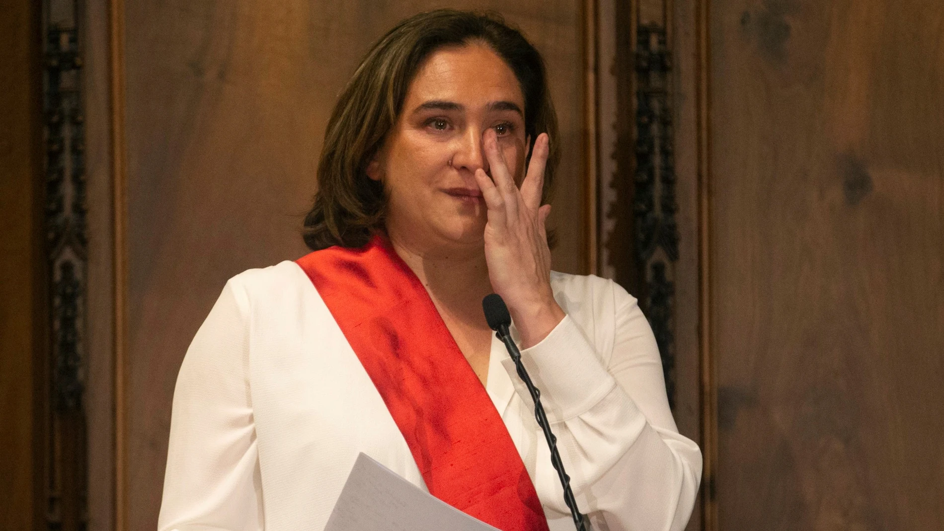 La polémica carta escrita en castellano por el equipo de Ada Colau La polémica carta escrita en castellano por el equipo de Ada Colau