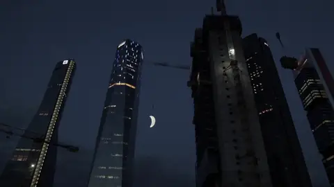 Una inmensa Luna brillará en Madrid el próximo sábado para homenajear el 50 aniversario de la llegada del hombre a la Luna Una inmensa Luna brillará en Madrid el próximo sábado para homenajear el 50 aniversario de la llegada del hombre a la Luna