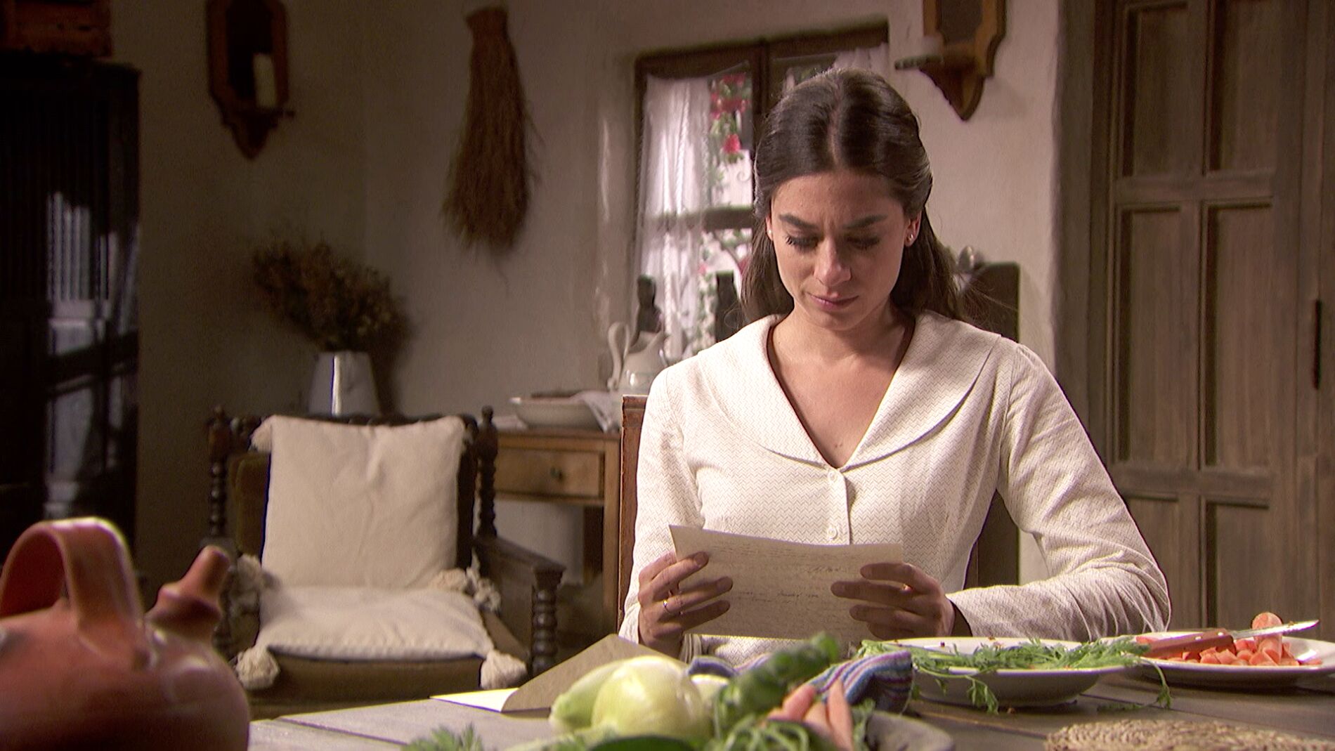 Elsa lee la carta de &Aacute;lvaro