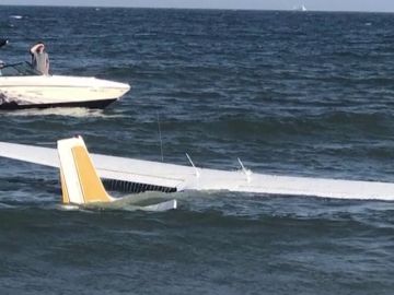 Una avioneta aterriza de emergencia en la orilla de una playa de Maryland 
