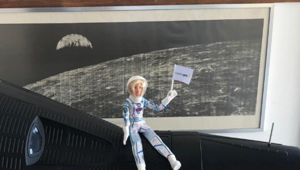 Barbie anima a las niñas a ser astronautas