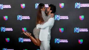 Tini Stoessel y Sebasitan Yatra derrocharon amor en los Premios Juventud Tini Stoessel y Sebasitan Yatra derrocharon amor en los Premios Juventud