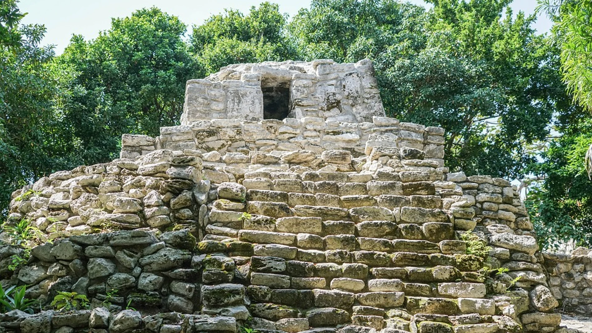 Ruinas mayas en Xcaret Ruinas mayas en Xcaret