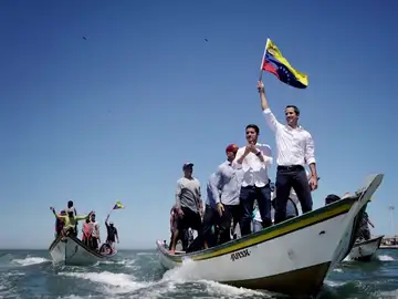Guaidó convoca una gran sesión en la Asamblea Nacional para hacer "anuncios importantes" Guaidó convoca una gran sesión en la Asamblea Nacional para hacer "anuncios importantes"