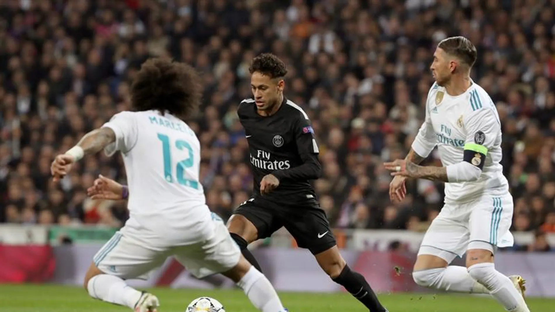Neymar con Sergio Ramos en el enfrentamiento Neymar con Sergio Ramos en el enfrentamiento
