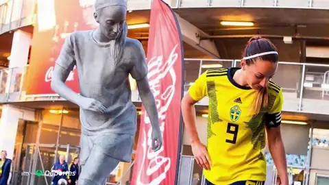 Kosovare Asllani ya es la primera 'galáctica' del Real Madrid Femenino: "Es un orgullo" Kosovare Asllani ya es la primera 'galáctica' del Real Madrid Femenino: "Es un orgullo"