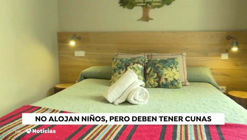 Castilla y León exige tener cunas al dueño de unos apartamentos donde solo pueden alojarse adultos