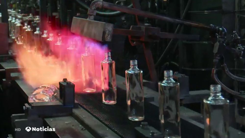 Navidad Ups Pepino De una fábrica de vidrio de Segovia salen los frascos de perfumes de medio  mundo