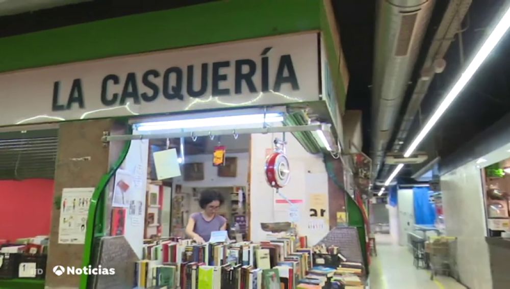 Comprar libros al peso como forma de ahorro: 10 euros el kilo 