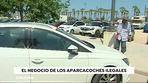 Crece el número de aparcacoches ilegales en Valencia Crece el número de aparcacoches ilegales en Valencia