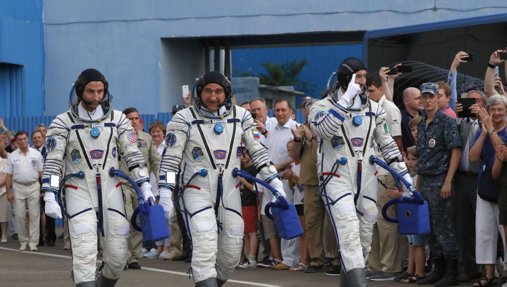 Nave Soyuz arriba a Estación Espacial en 50 aniversario de llegada a la Luna