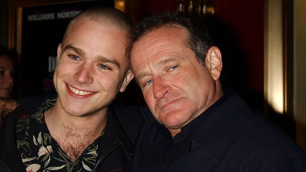 Zak junto a su padre, Robin Williams