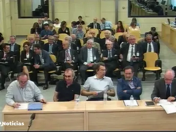 La Fiscalía eleva su petición de condena para Rato y otros acusados por la salida a bolsa de Bankia La Fiscalía eleva su petición de condena para Rato y otros acusados por la salida a bolsa de Bankia