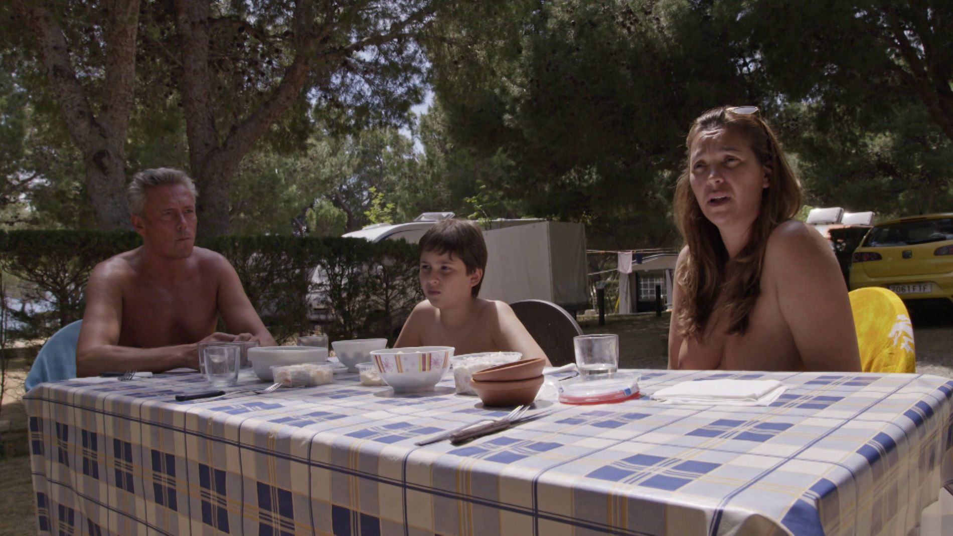 Nos colamos en un camping nudista de Tarragona