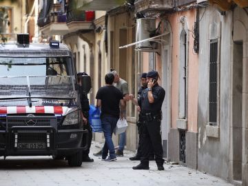 Los Mossos en la operación contra una red de ladrones violentos en Barcelona