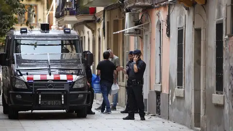 Los Mossos en la operación contra una red de ladrones violentos en Barcelona Los Mossos en la operación contra una red de ladrones violentos en Barcelona