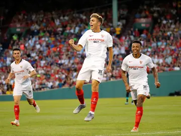 El jugador del Sevilla Alejandro Pozo celebra luego de anotar un gol este domingo El jugador del Sevilla Alejandro Pozo celebra luego de anotar un gol este domingo