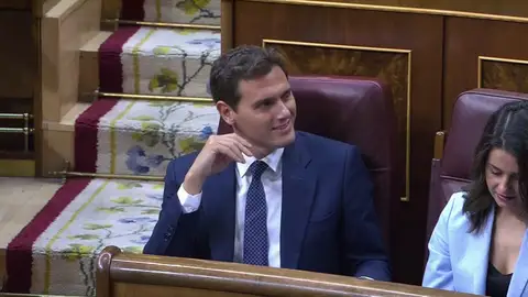 Albert Rivera durante el debate de Sánchez: "¡Qué morro!" Albert Rivera durante el debate de Sánchez: "¡Qué morro!"