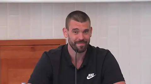 Marc Gasol, sobre lo que bebió en la celebración del anillo: "No era mango" Marc Gasol, sobre lo que bebió en la celebración del anillo: "No era mango"