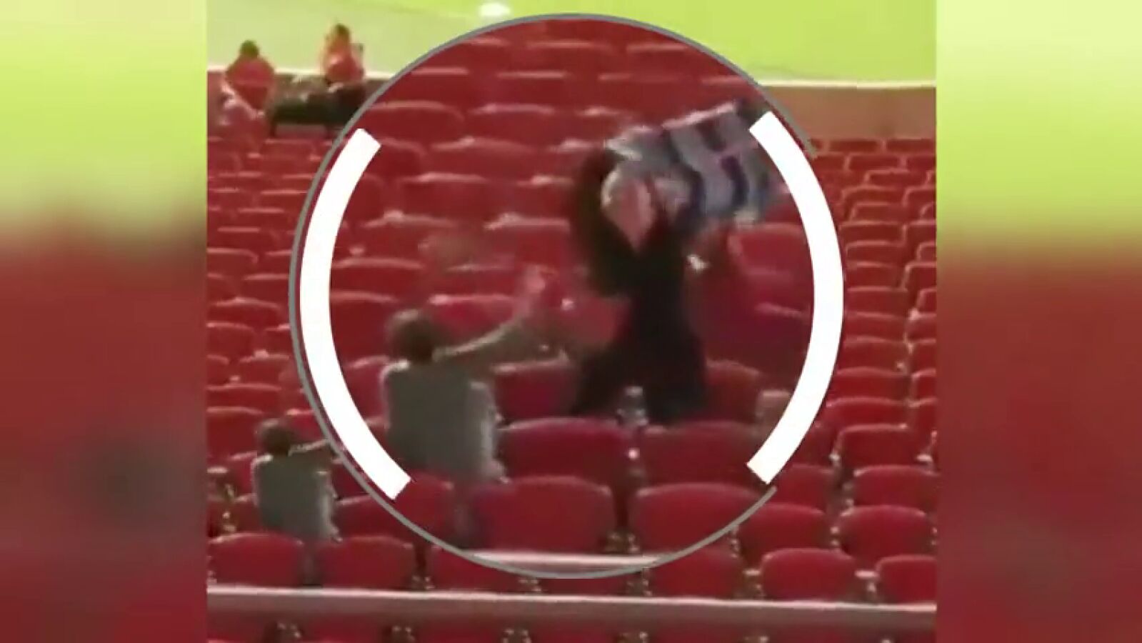 La escena viral que avergüenza a Brasil: agresión en la cara de un niño