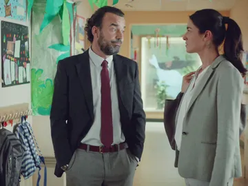 Miguel Regueiro es Esparza en 'Bajo Sospecha' Miguel Regueiro es Esparza en 'Bajo Sospecha'