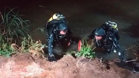 Rescate de un ahogado en el río Henares Rescate de un ahogado en el río Henares