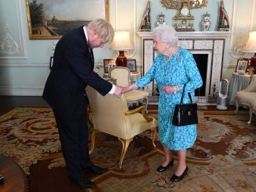 Boris Johnson, durante una audiencia con la reina Isabel II
