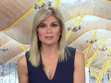 El 'estafador de Barajas' lleva años engañando a los viajeros simulando estar en un apuro para que le den dinero El 'estafador de Barajas' lleva años engañando a los viajeros simulando estar en un apuro para que le den dinero