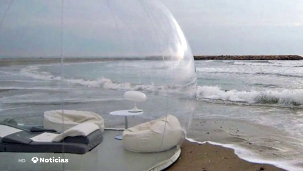 Ofertan una burbuja para dos por 2.000 euros a la semana en Formentera