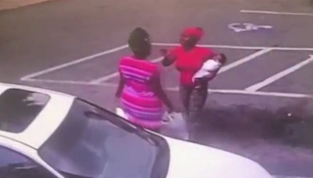 Momento de la pelea que le costó la vida al bebé