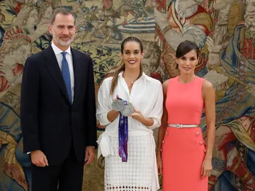 Ona Carbonell junto a los Reyes de España Ona Carbonell junto a los Reyes de España