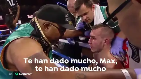La terrible agonía en directo del boxeador Maxim Dadashev sobre el ring: muere a causa de los golpes La terrible agonía en directo del boxeador Maxim Dadashev sobre el ring: muere a causa de los golpes