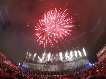Fuegos artificiales en Santiago de Compostela Fuegos artificiales en Santiago de Compostela